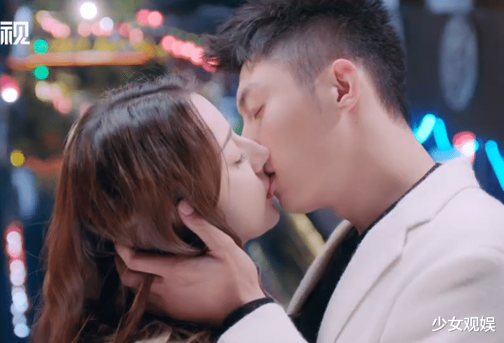 [迪丽热巴]《幸福触手可及》提档，热巴黄景瑜cp感太足，看预告就三刷不停啦