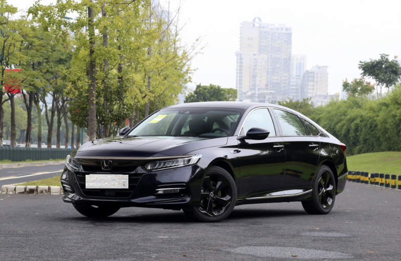 本田雅阁|1.5T有2.0T的实力，全球公认的B级王者，下探2.2万扳倒迈腾