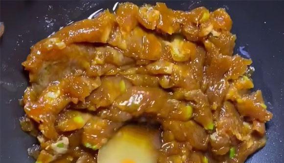 胡萝卜|最近迷上了吃它，打成糊放锅中一搅一翻，又香又糯，比吃肉都过瘾