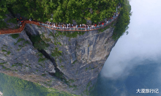 张家界▲中国改名最失败的景点，改名前游客络绎不绝，改名后无人问津