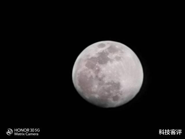 华为荣耀▲荣耀30上手综合测评：50倍潜望式长焦+旗舰性能=真香