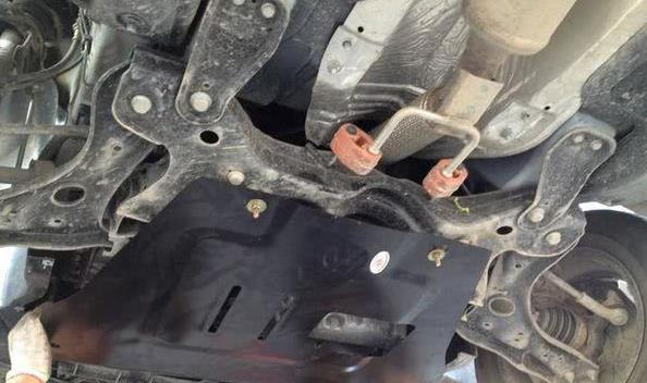 ：汽车有必要装发动机护板吗？修车师傅说了良心话，后悔没早知道