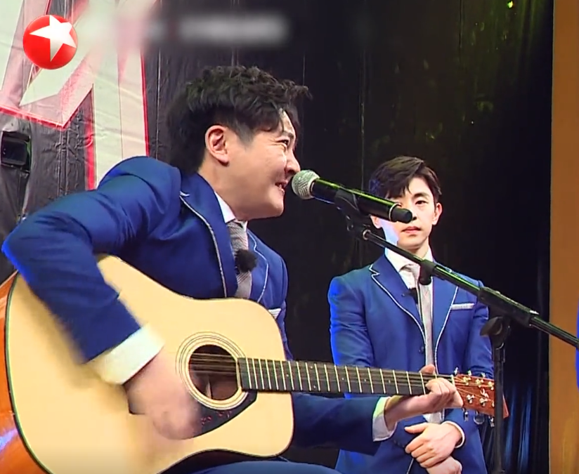 『郭京飞』郭京飞写歌表白雷佳音，四个字的歌词引热议：太伤人了！