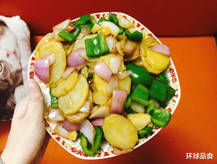 洋葱|洋葱和它是绝配，隔三差五吃，美味又下饭，软化血管，不懂吃太可惜