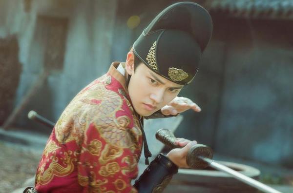 严世蕃▲锦衣之下：若严世蕃单挑，今夏胜率50%，陆绎90%，他99%