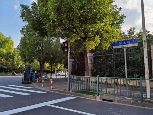 河南都市频道|上海一后妈当前妻面把儿子扔进垃圾桶?真相令人咋舌...