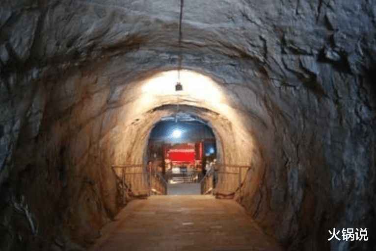 火锅说 西安现1400年古墓，出土“一棺双尸”，专家：墓主是一对外国夫妻