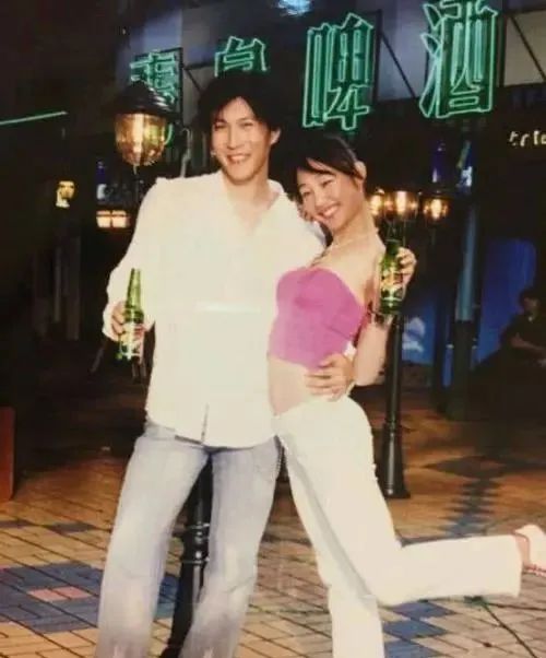 白百何：从被传开除到京圈太子妃，白百何的上位之路，可没你想的那么简单