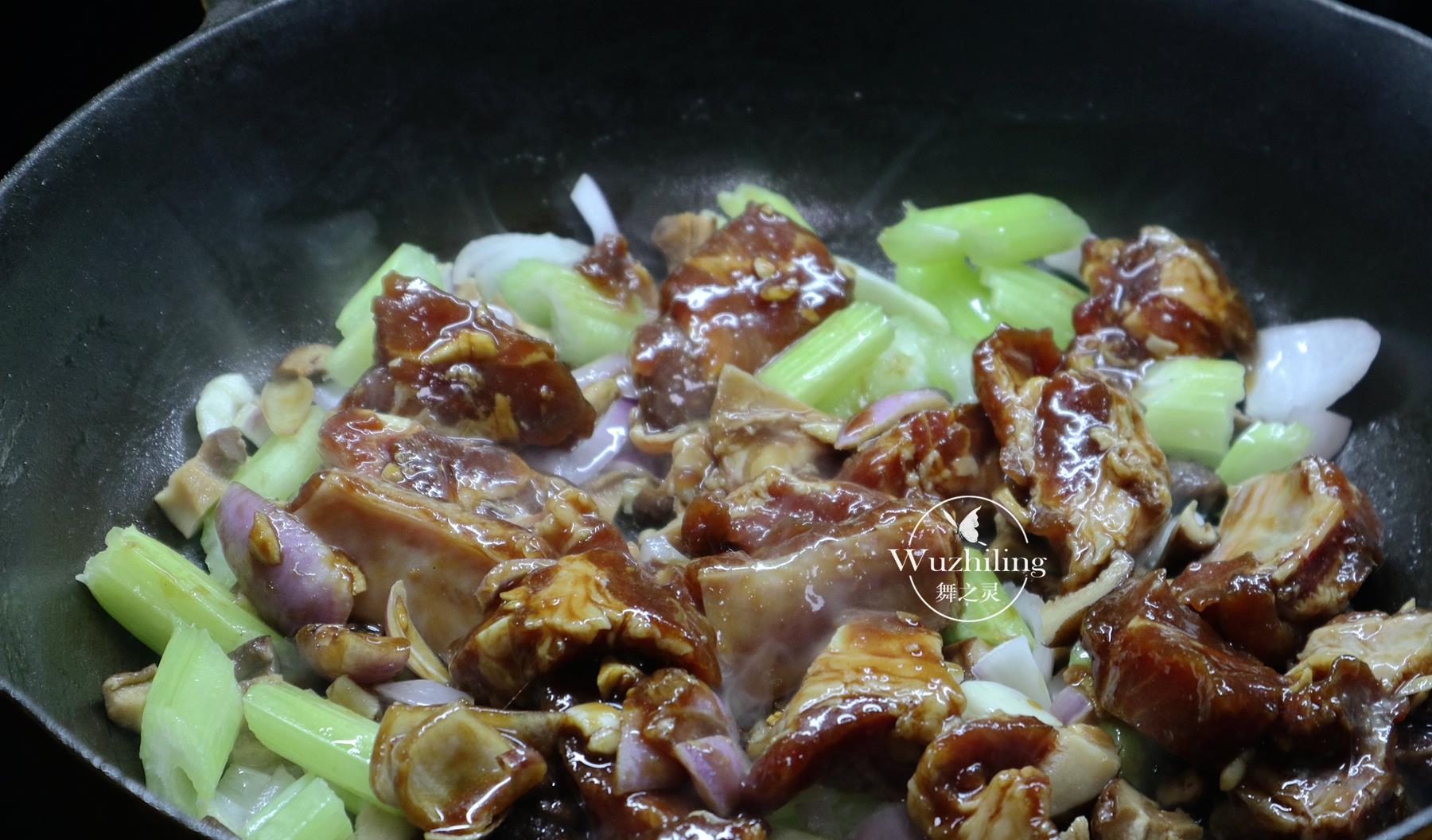 焖饭|婆婆做的懒人餐，晒到朋友圈火了，网友：会来事，不简单