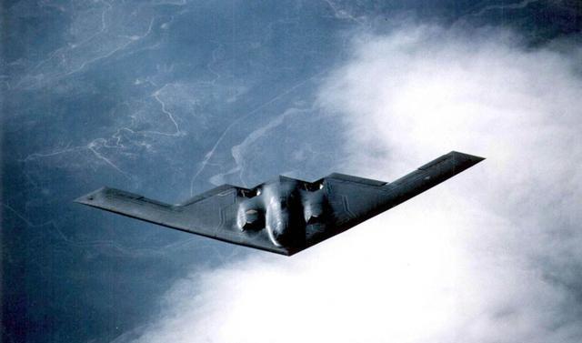 b-2轰炸机|新一代隐身轰炸机明年首飞，2.8万人全速搞生产，计划采购180架