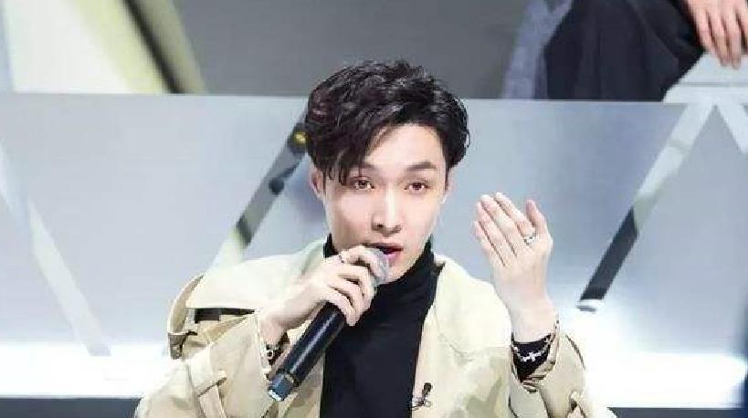 华语乐坛|华语乐坛为何逐渐没落？看看李荣浩和张艺兴就知晓，歌词充满敷衍