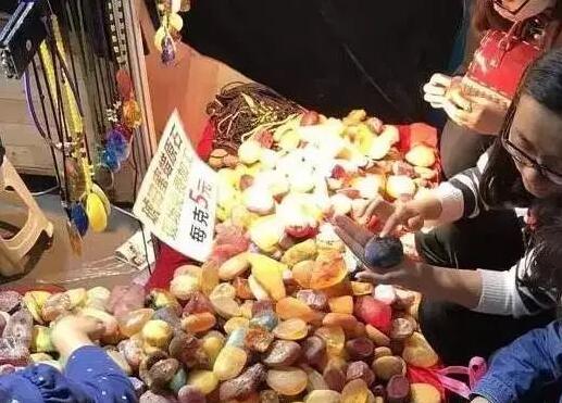 翡翠▲逛古玩市场的几大雷区,买一个坑一个,看见绕道走就可以了 (上)