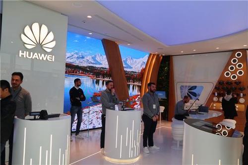 华为|再见了麒麟芯片！华为陷恐慌？余承东：四年前华为就在研发光刻机