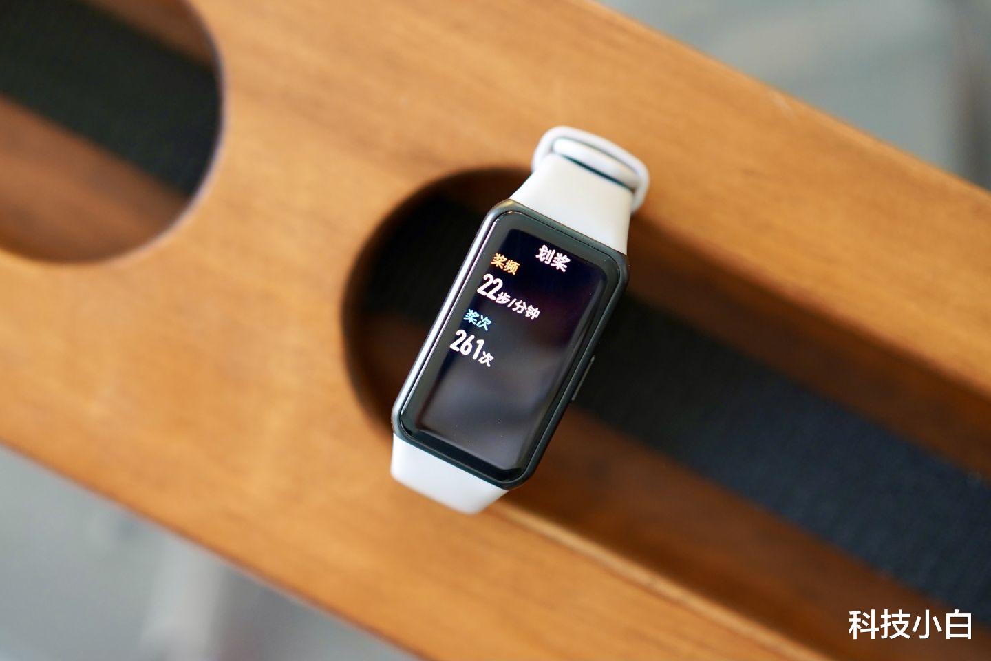 华为荣耀|荣耀手环6上手评测：引领手环全面屏时代，健康运动监测全面升级