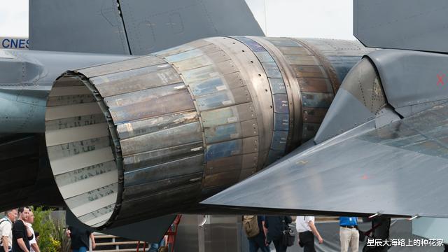 芯片@同样没有光刻机，九成芯片依赖进口，为什么俄罗斯不担心被制裁？