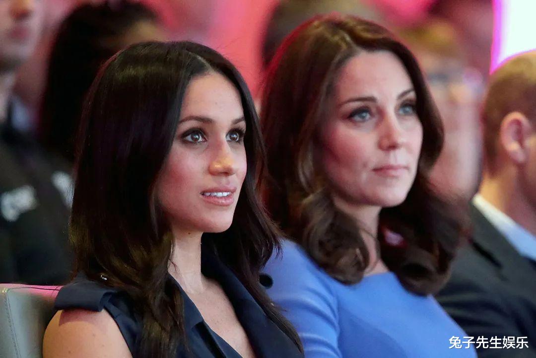 华为|凯特年轻时，苹果肌又大又嘭人见人羡，如今瘦到有酒坑了，真心疼