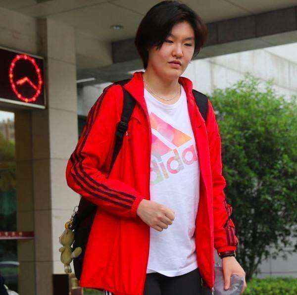 李盈莹|她是中国女排的关系户,挤掉李盈莹入围,如今发福变胖成省队替补