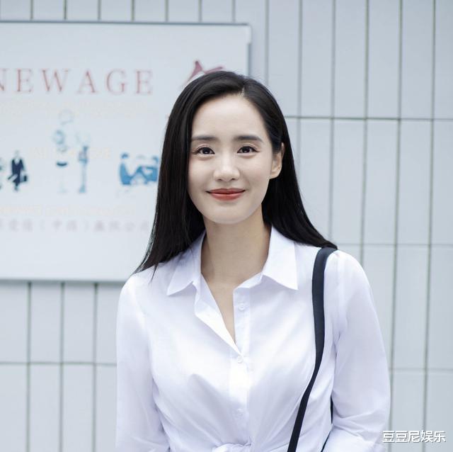 黄龄|王智道歉超过8小时，黄龄回应三个表情，称已经造成伤害