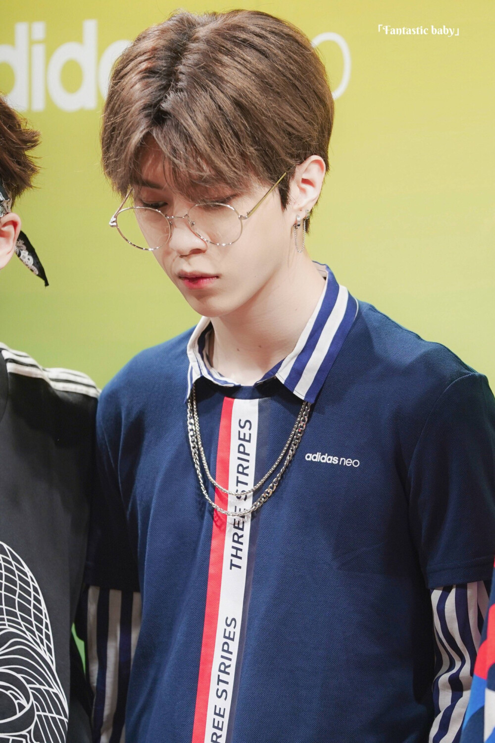 「范冰冰」范冰冰登内地杂志封面,黑长直发量惊人,她为了护发真是够拼的了