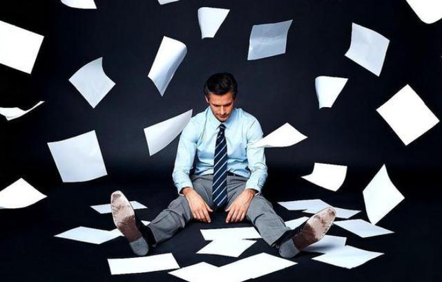 【】如果上级给你透露了3个信号，赶紧辞职别就纠结，坚持越久越后悔