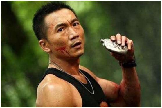 『邹兆龙』著名男星满身肌肉，“揍过”李连杰甄子丹，却因角色太坏被骂多年