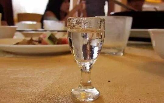 「肝脏」每天二两小酒，寿命反而更长？到底是真是假？听听医生是怎么说的！