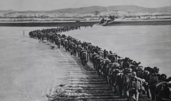 第1军视|含泪敬礼！祖国接你们回家