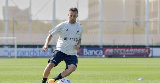 尤文图斯|尤文6千万新援枯坐板凳90分钟 这是皮尔洛的信号