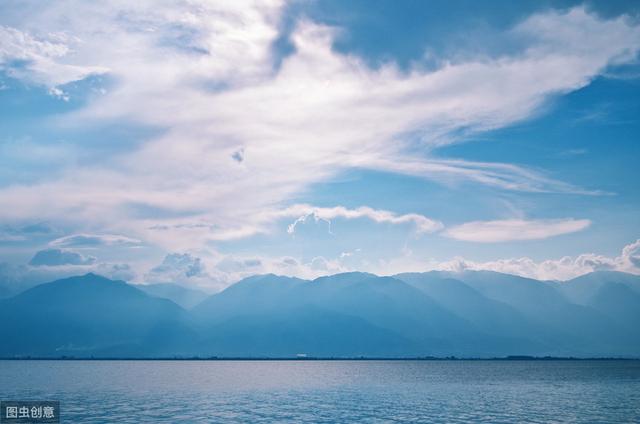 凤凰古城▲五一假期去哪里？首选这5个地方，前两个人均不过1000还包吃住