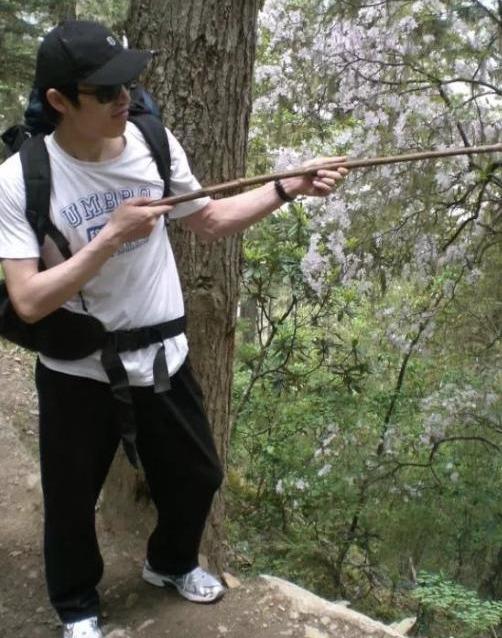 高考状元|38岁高考状元因不堪压力，在美国决然跳楼，网友：为何不回国？