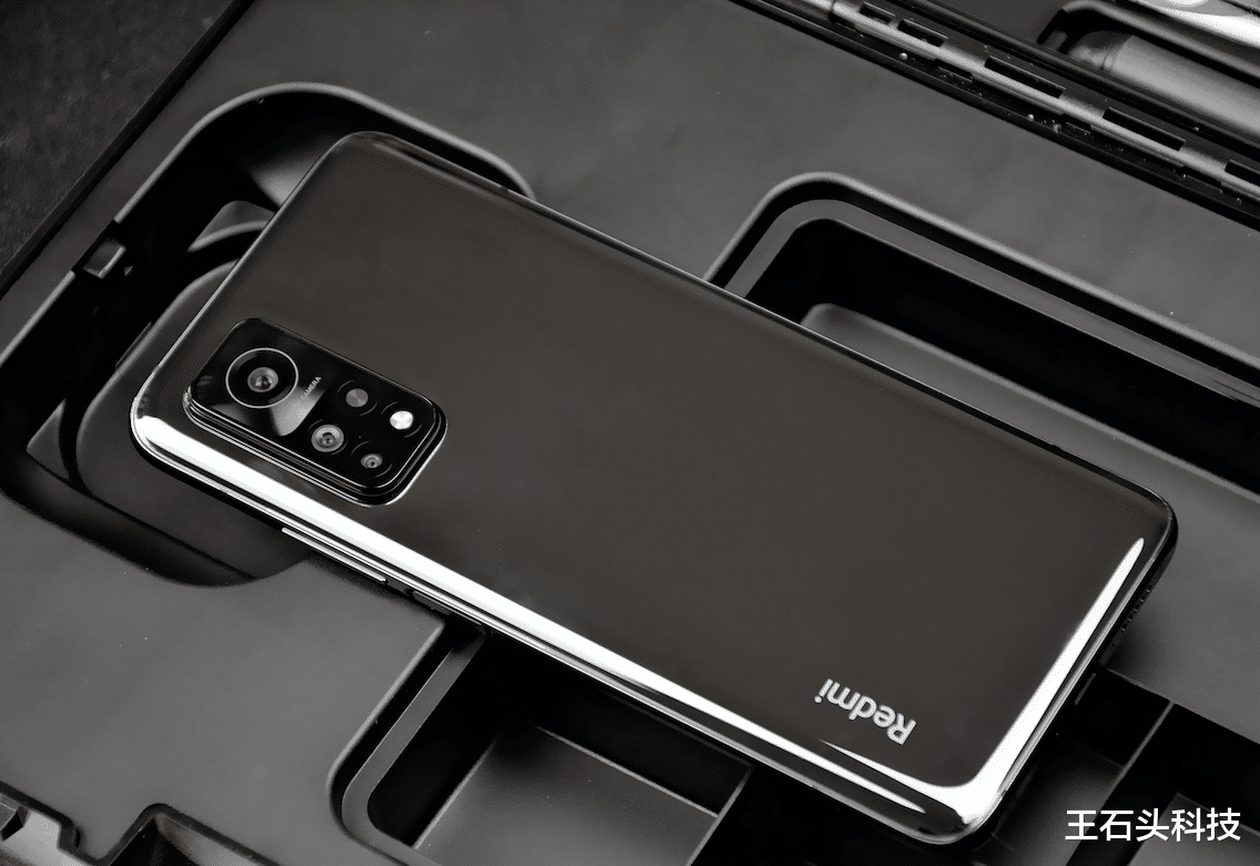 emui11|发布K30S至尊版后，卢伟冰内心激动，用光了星巴克所有牛奶！