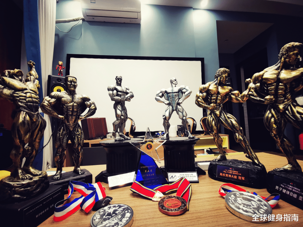 健身|26岁新疆余文乐!开挂的人生是何种体验?明明可以靠脸他偏不!