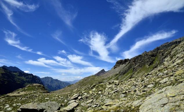 旧爱|10月，情缘一生，桃花一命，再次重逢旧爱，余生更是爱得痴迷的3大生肖