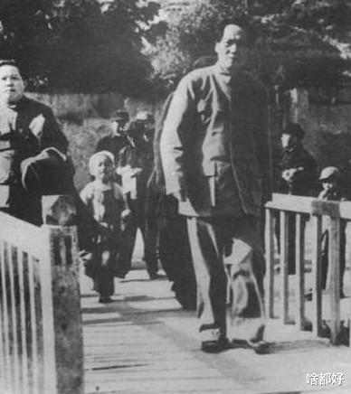 蒋介石|重庆和谈，毛主席：至少编16个军！蒋介石：最多12个师，而后开打