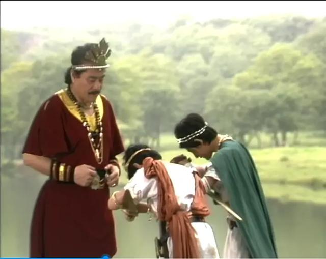 90年《封神榜》罕见剧照,服装太过暴露却一刀未剪,导演真能玩