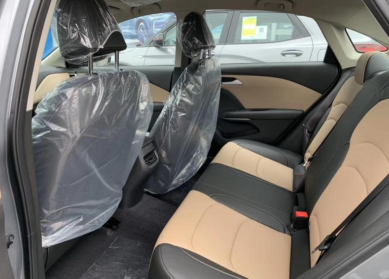 本田CRV|这才是亲民“撩妹王”!比思域还漂亮,油耗5.2L,仅售5.84万