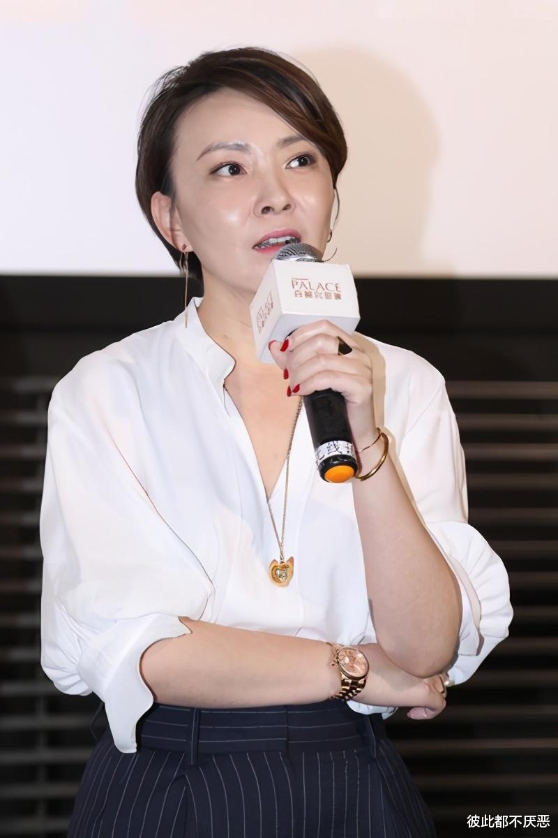 孙红雷|她是张嘉译的前妻,离婚后爱上孙红雷,今42岁美的像18岁少女