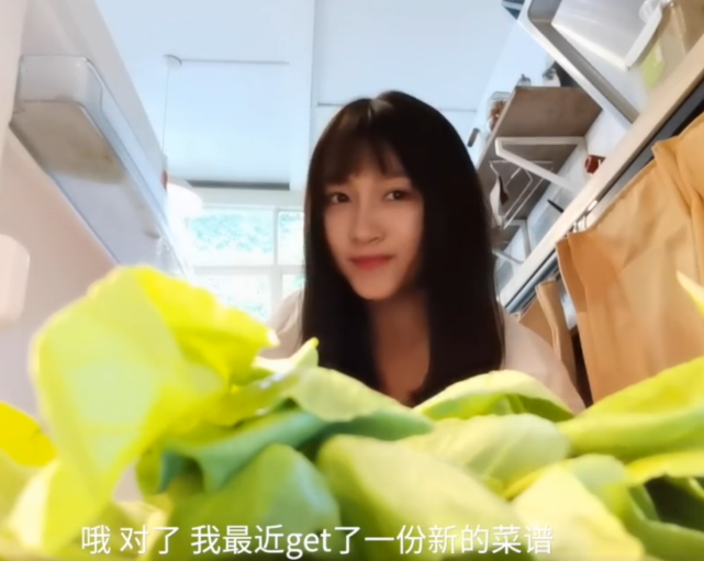 螺蛳粉|有种“壕”叫关晓彤的自制螺蛳粉，看清配料，贫穷限制我的想象