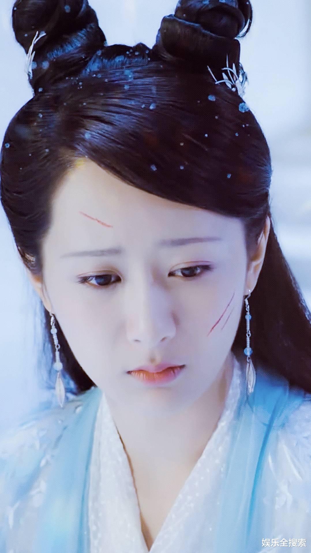 马景涛：能被称之为当红小花的四位女明星，有人靠实力有人靠热度