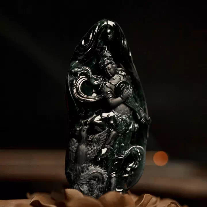 翡翠|墨翠就是纯黑色的翡翠？