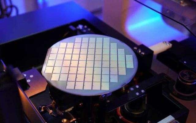 光刻机|中国不惧任何“套路”！实行封锁无果后，现在低价“求”中国购买