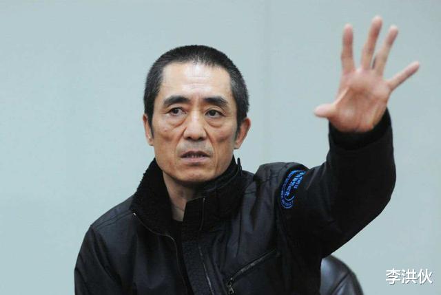 张艺谋|00后谋女郎未出道接三部大片，还搭档易烊千玺，导演坦言她没背景