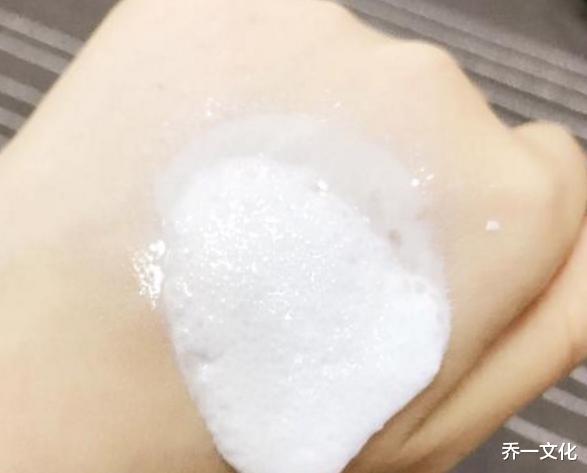 洗面奶|美国已禁用的“剧毒”洗面奶我们还在卖！医生：还不如用清水！