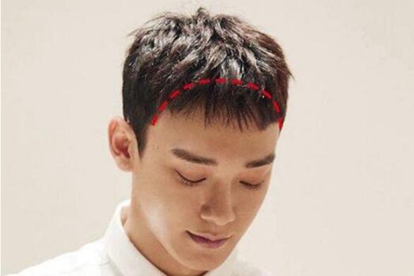 发型|男生头发少适合什么发型 男生头发怎么护理