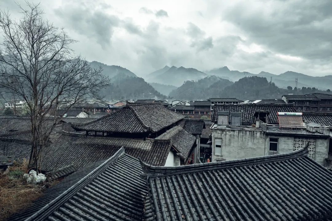 古镇|中国最传奇古镇,一代枭雄的前世今生:一脚踏三省,来了就不想离开!