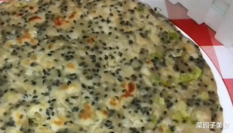 面粉：芝麻饼好吃解馋的做法，比买的好吃，无添加，吃一口又香又脆