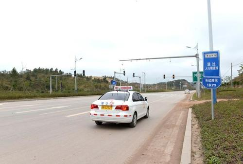 「吉利博越」即将考科目三，教练让我租一辆考试用车来练习，有必要吗？价钱150元一小时？