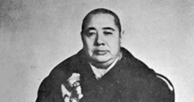 蒋介石|蒋介石败逃台湾时，宁愿不要宝物也要带走这3人，他们是谁？