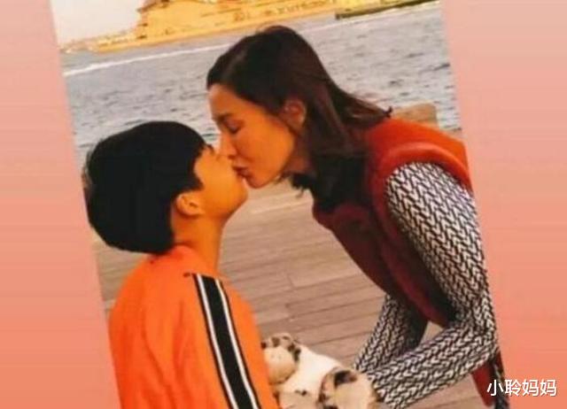 李嘉欣■李嘉欣再晒和儿子的“亲吻照”,网友忍不住吐槽:还要不要脸了?