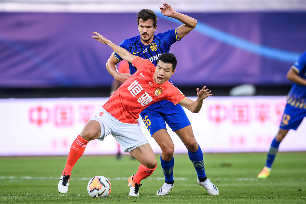 广州恒大|张琳芃停赛将无缘下一轮，恒大三人可成他的替身，未来被卡帅重用